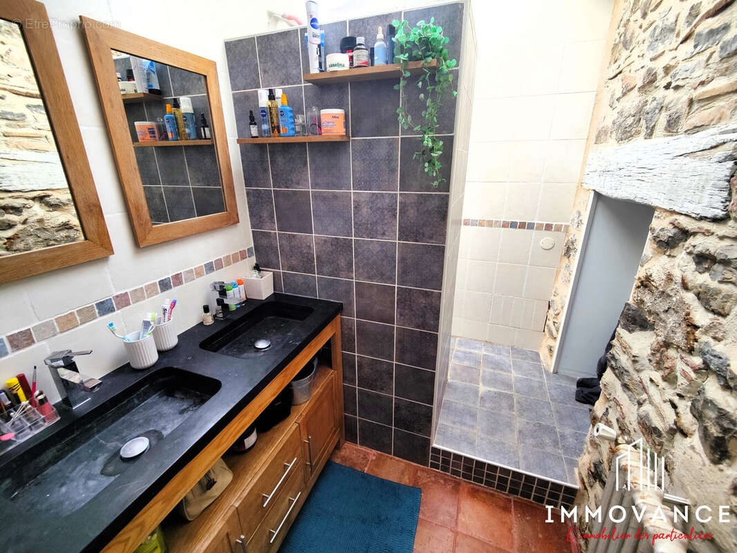 Maison à VIOLS-LE-FORT