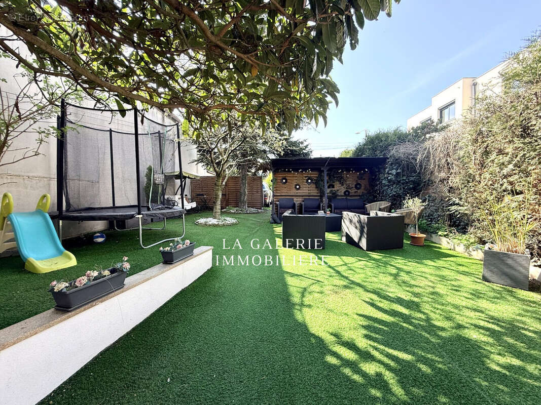 Maison à NANTERRE