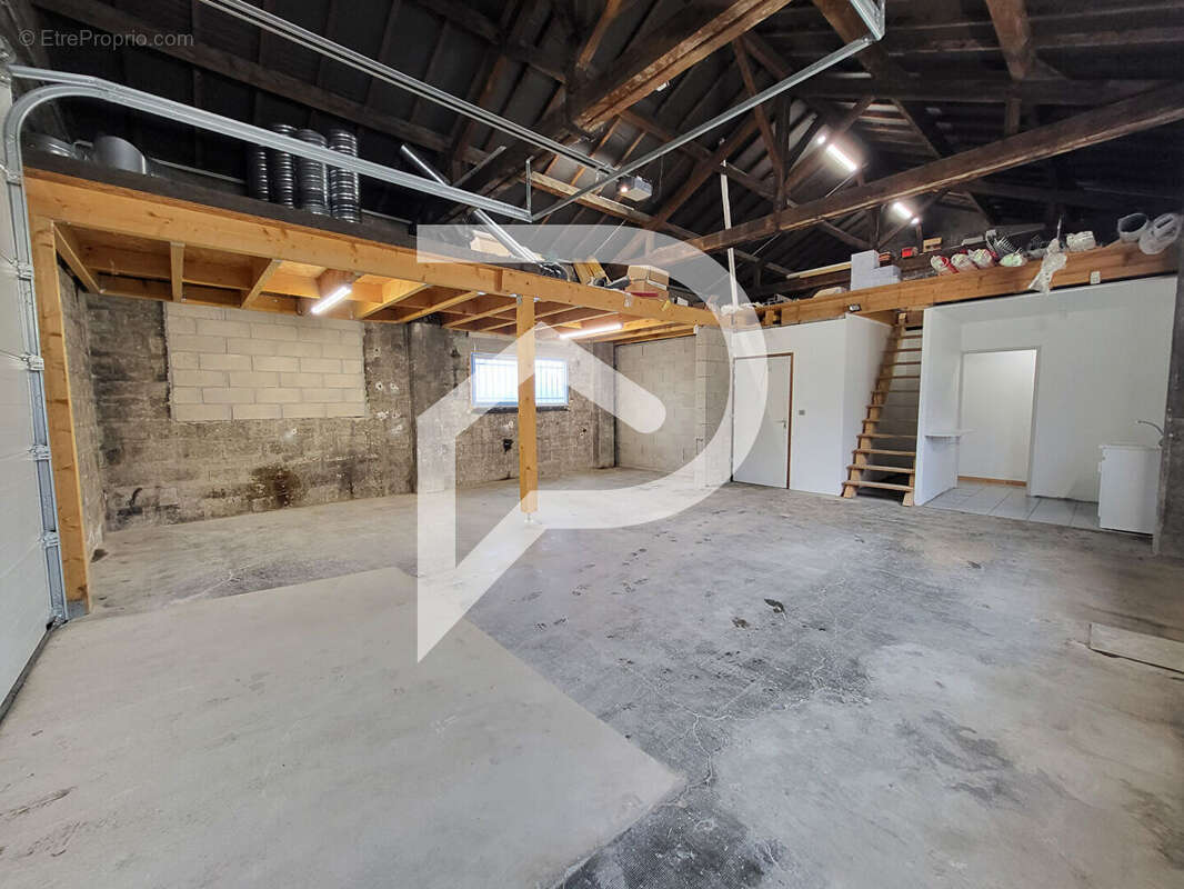 Commerce à VILLE-SOUS-LA-FERTE