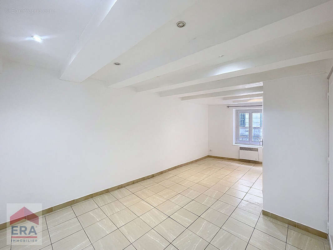 Appartement à MARSEILLE-6E