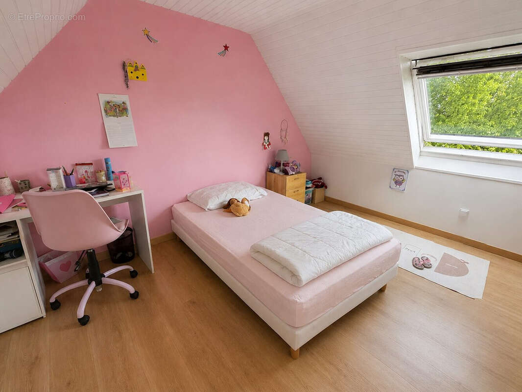Maison 100 m² à Kermaria-Sulard  - photo 7