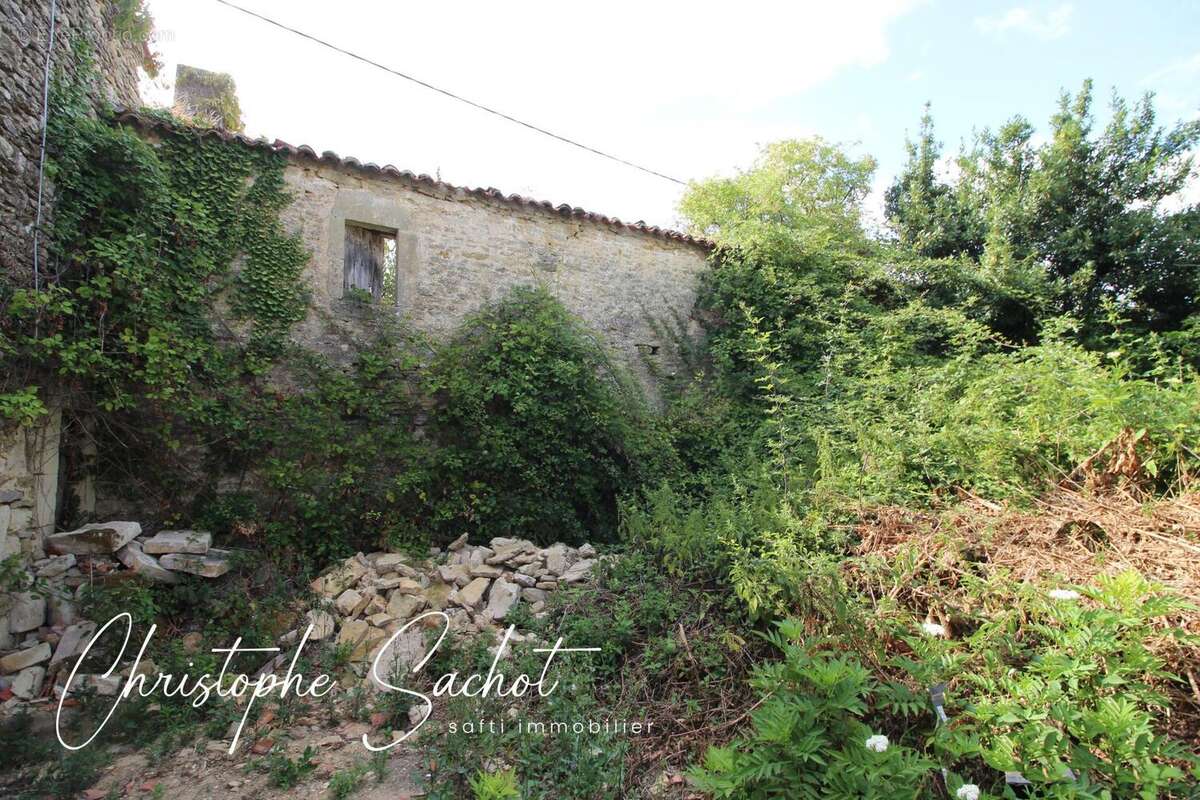 Photo 2 - Maison à CHERVETTES