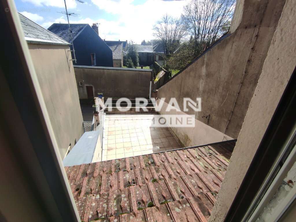 Maison à OUROUX-EN-MORVAN