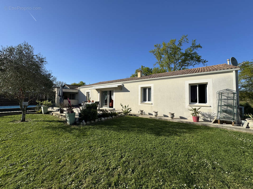 Maison à BAIGNES-SAINTE-RADEGONDE