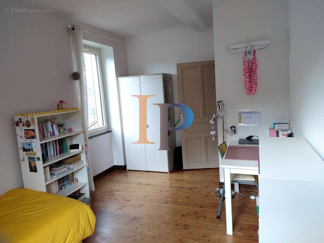 Maison à CHARLIEU