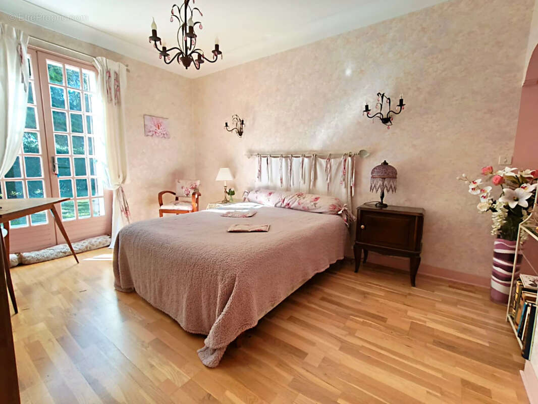 Maison à CHAMPCEVINEL