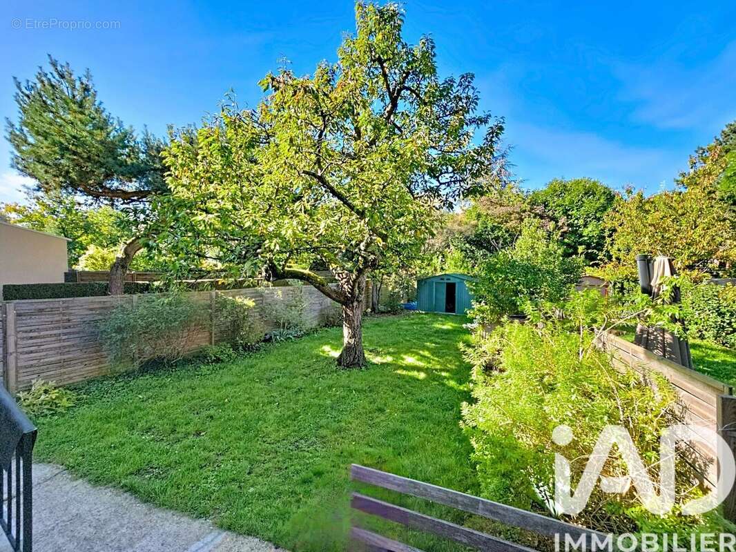 Photo 2 - Maison à SURESNES