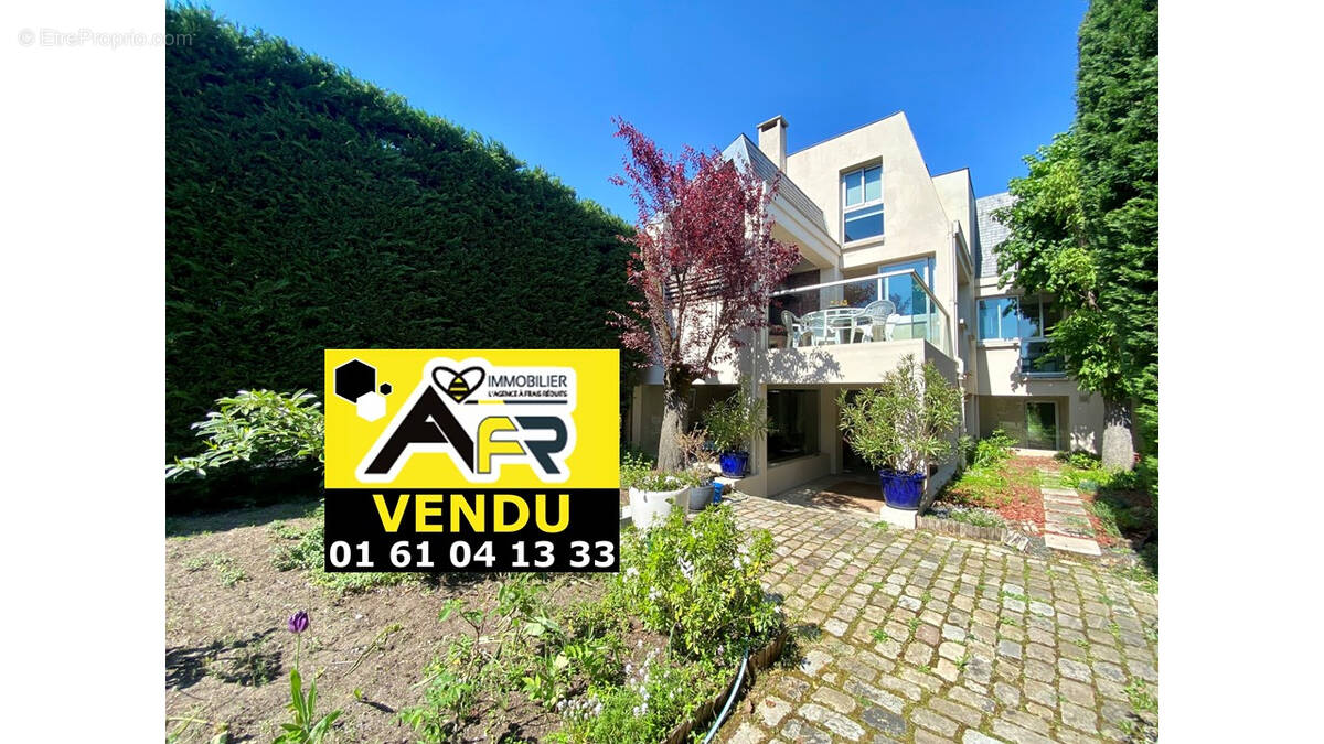 Maison à SARTROUVILLE
