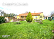 Maison à SAINT-ETIENNE-DE-TULMONT