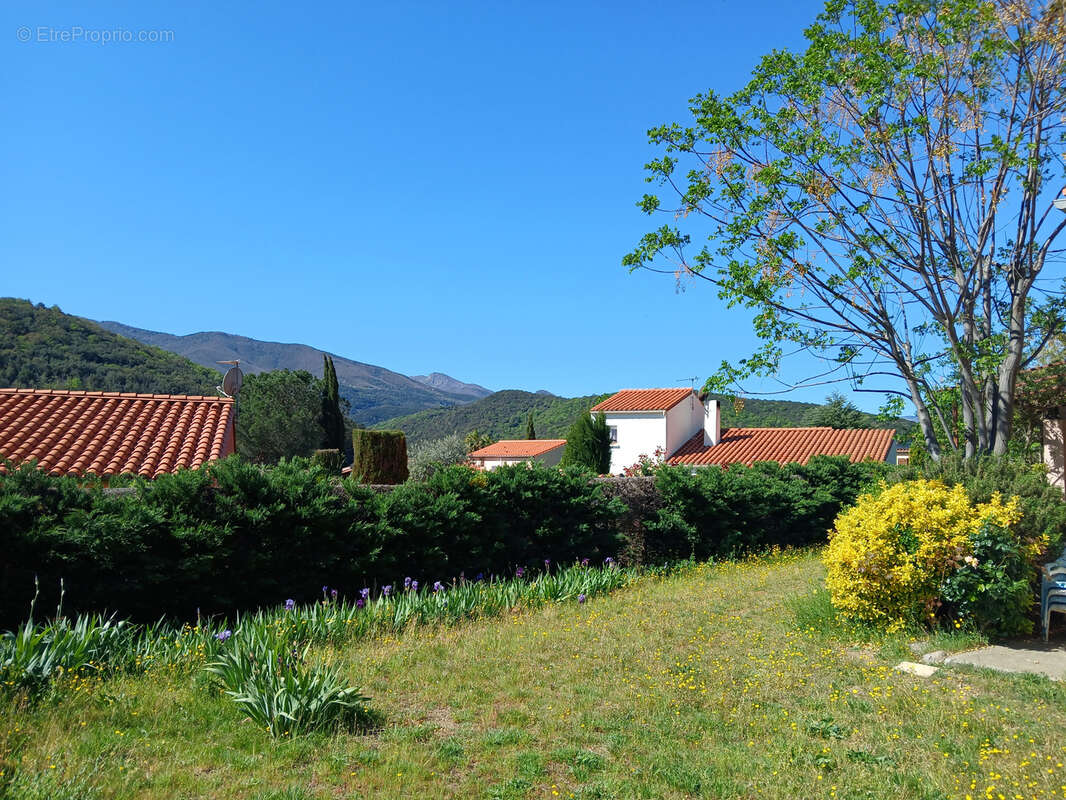 Maison à REYNES