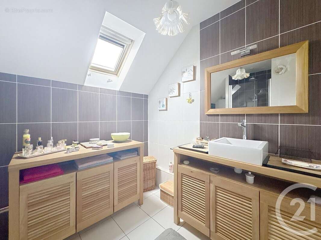 Maison à COMBS-LA-VILLE