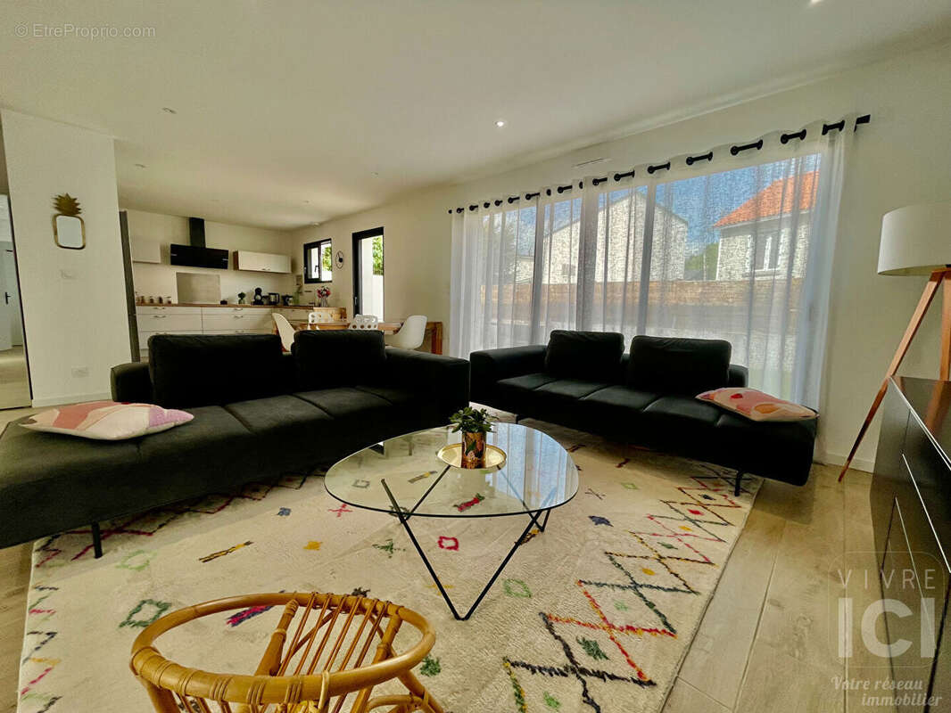 Maison - contemporaine - 140m² - 5 chambres - bourg - photo 2