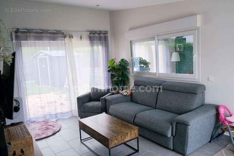 Maison à DEMOUVILLE