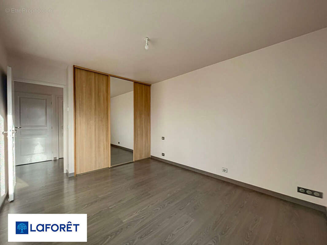 Appartement à SAINT-FARGEAU-PONTHIERRY