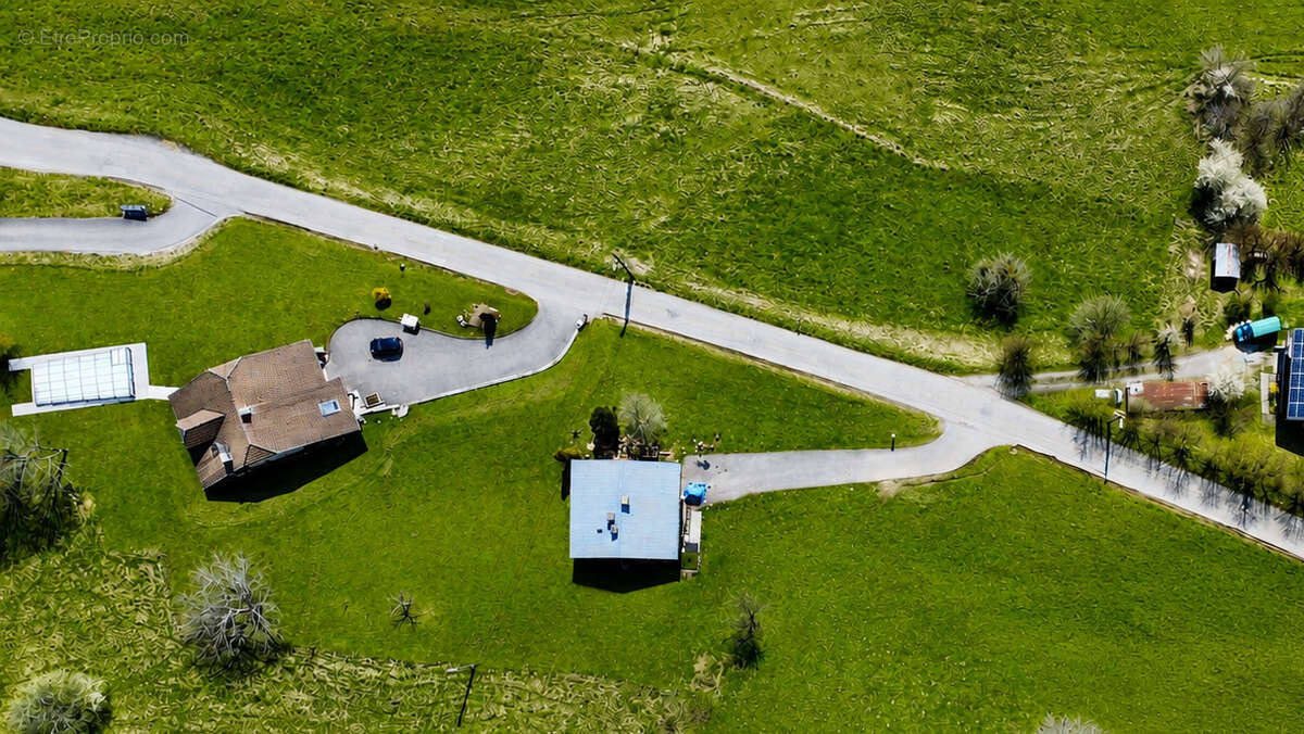 Terrain à TANINGES