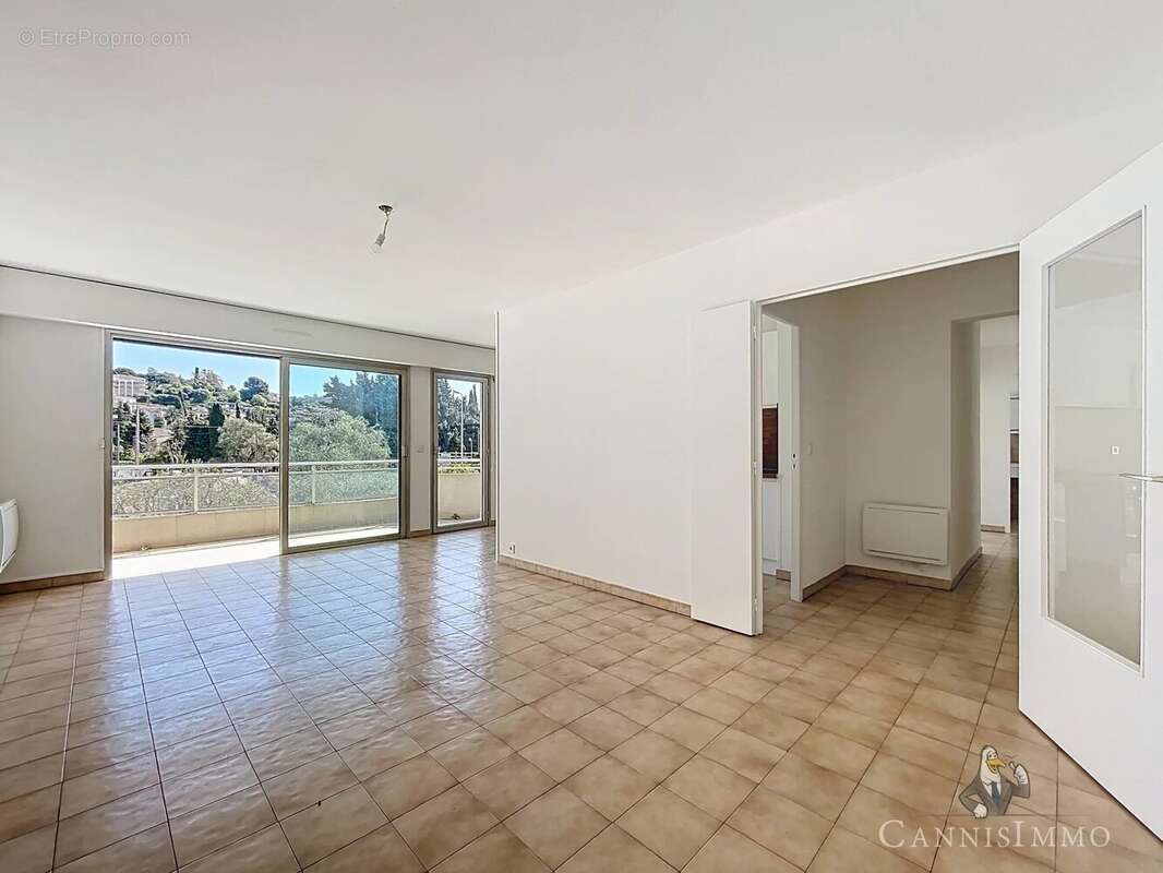 Appartement à MOUGINS