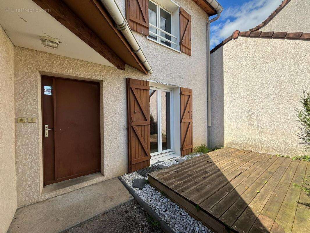Maison à MORESTEL