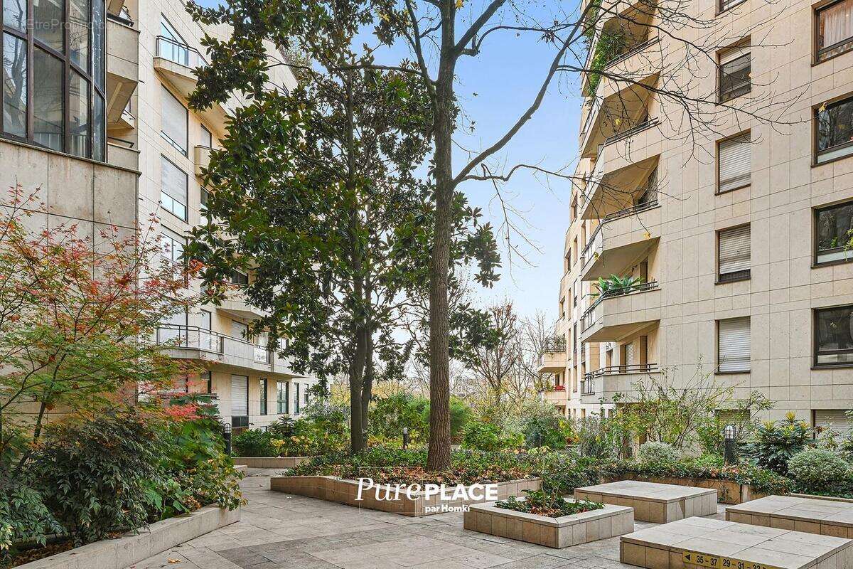 Appartement à LEVALLOIS-PERRET