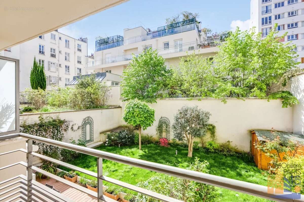 Appartement à PARIS-15E