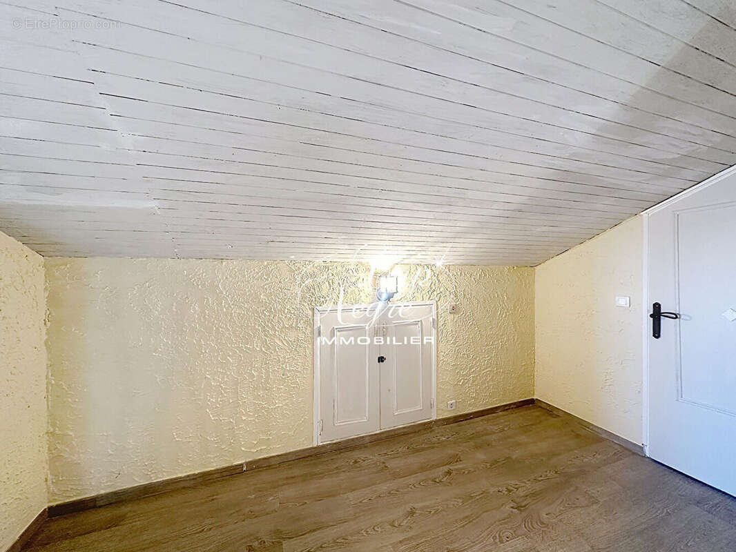 Appartement à BORMES-LES-MIMOSAS