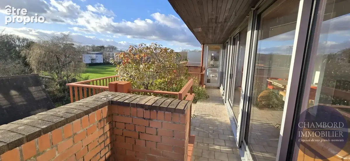 Appartement d'Exception à Blois - Dernier Étage avec 4 Balcons et Garage - photo 1