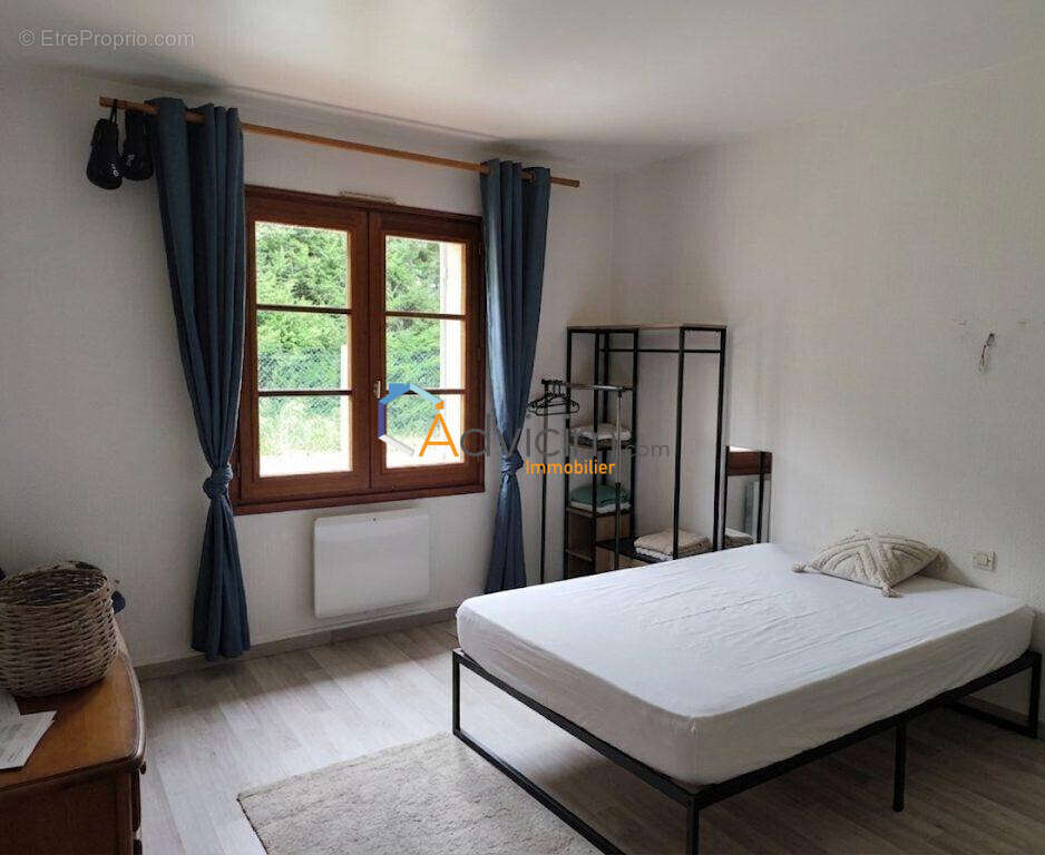 Maison à SAINTE-BAZEILLE