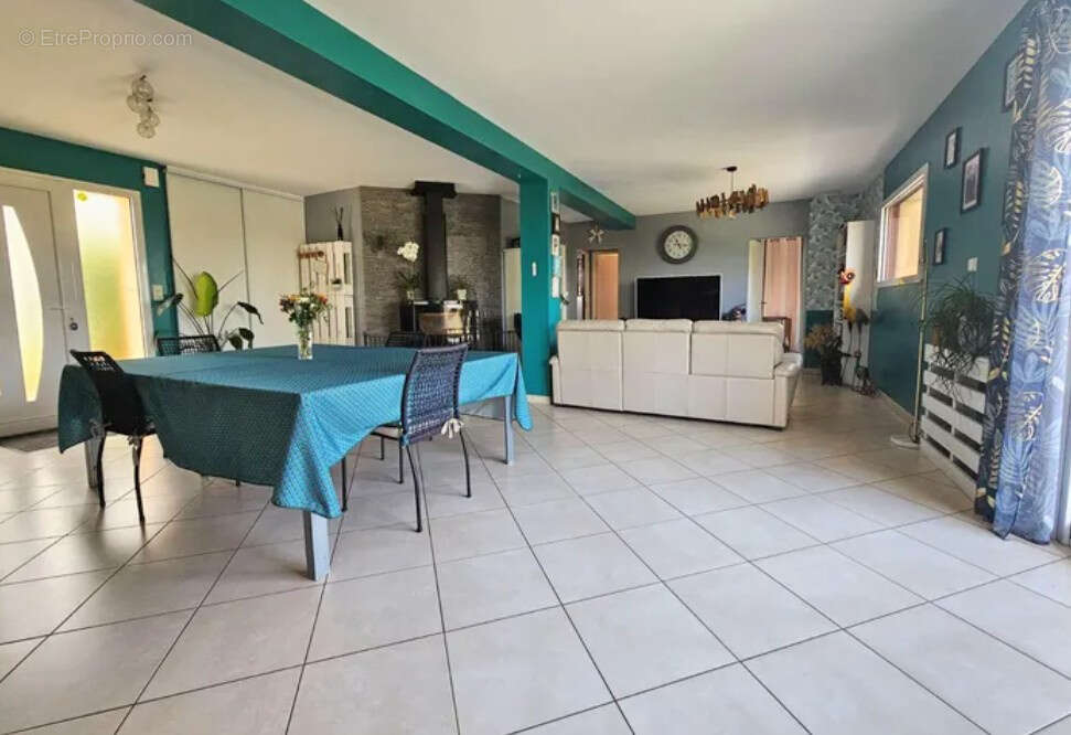 Maison à SAINT-SAUVEUR-DES-LANDES