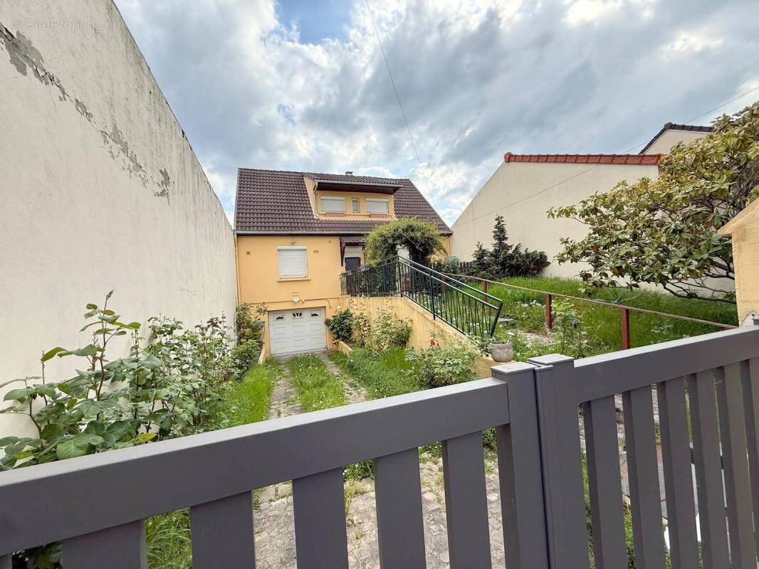Maison à DRANCY
