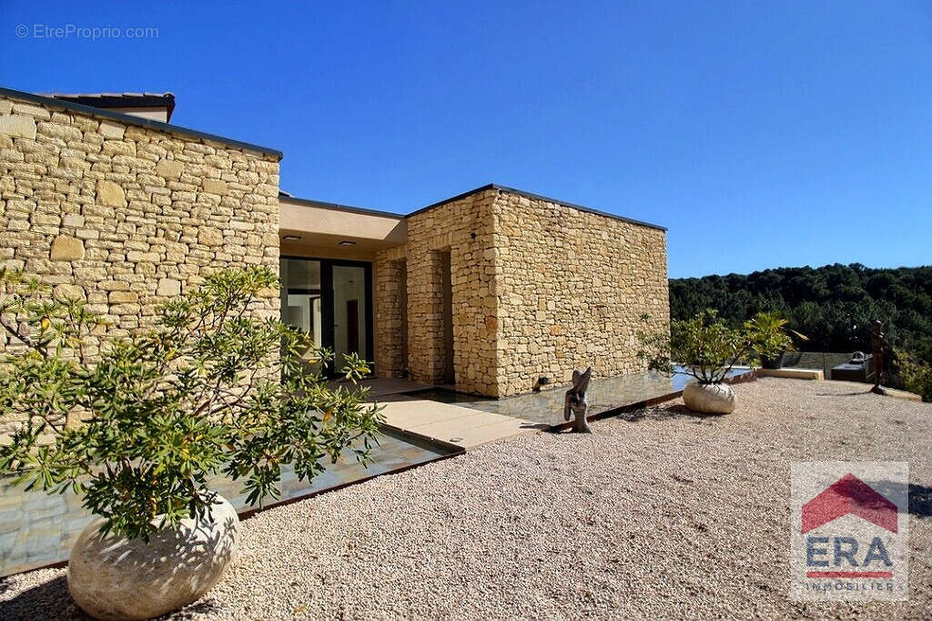 Maison à MALEMORT-DU-COMTAT