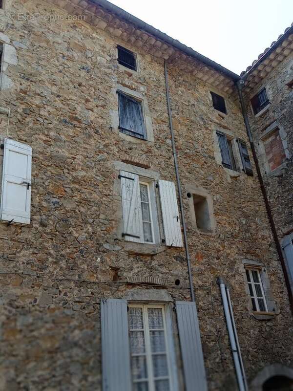 Maison de village avec jardin et garage. - photo 5