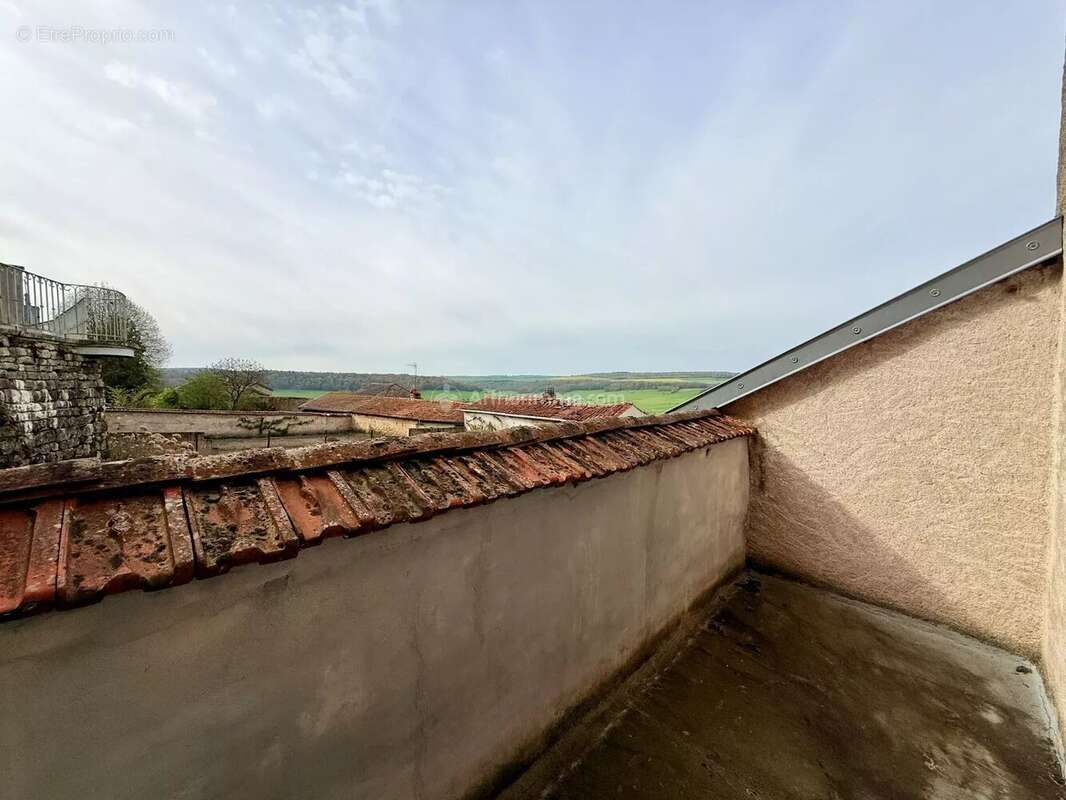 Maison à SOULAUCOURT-SUR-MOUZON