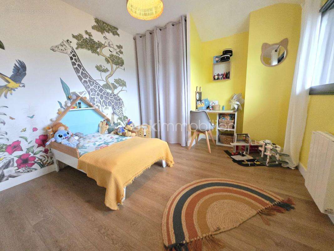Maison contemporaine 2021 – Belles prestations, vie de plain-pied et cadre calme – 152 m² - photo 19