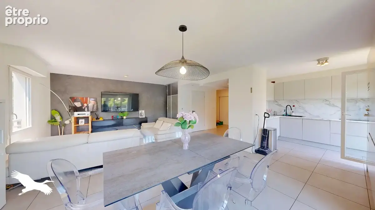 A VENDRE - Marseille 13010, Secteur St Tronc - Appartement 4/5 pièces de 100m² avec terrasse plein ciel de 86m², place de parkin - photo 6