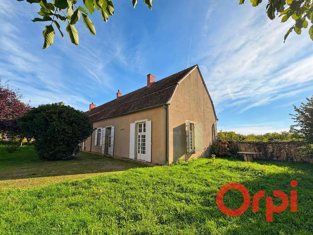 Maison à CHALIVOY-MILON