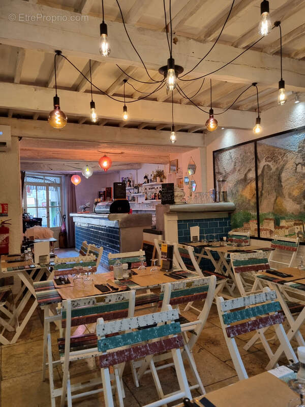 Commerce à MOUSTIERS-SAINTE-MARIE