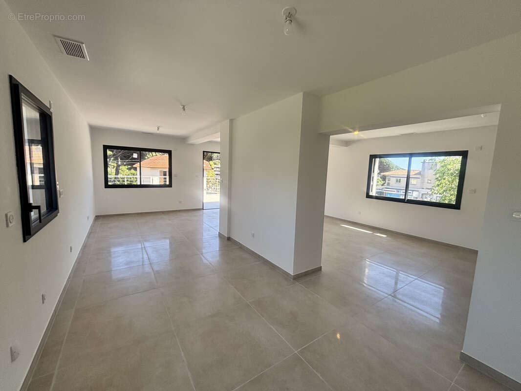 Appartement à CARRY-LE-ROUET