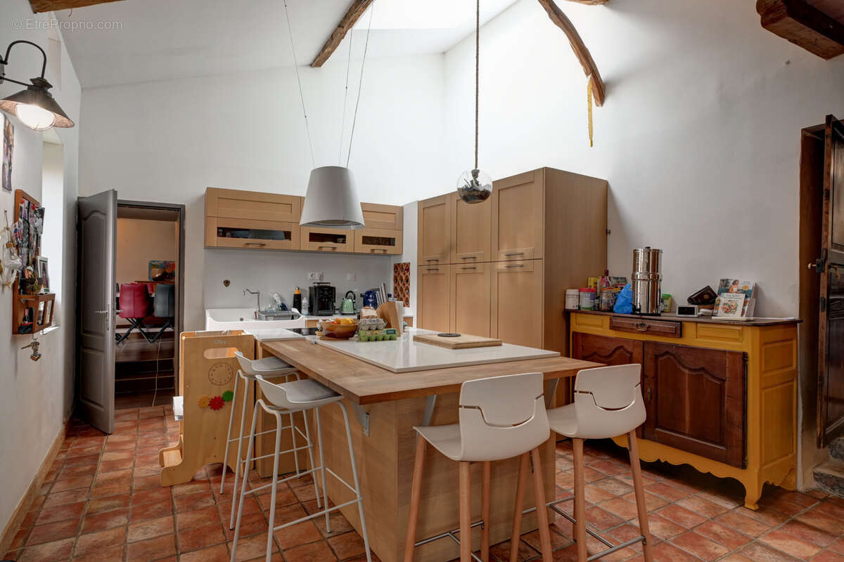 Maison à SAUVETERRE-LA-LEMANCE