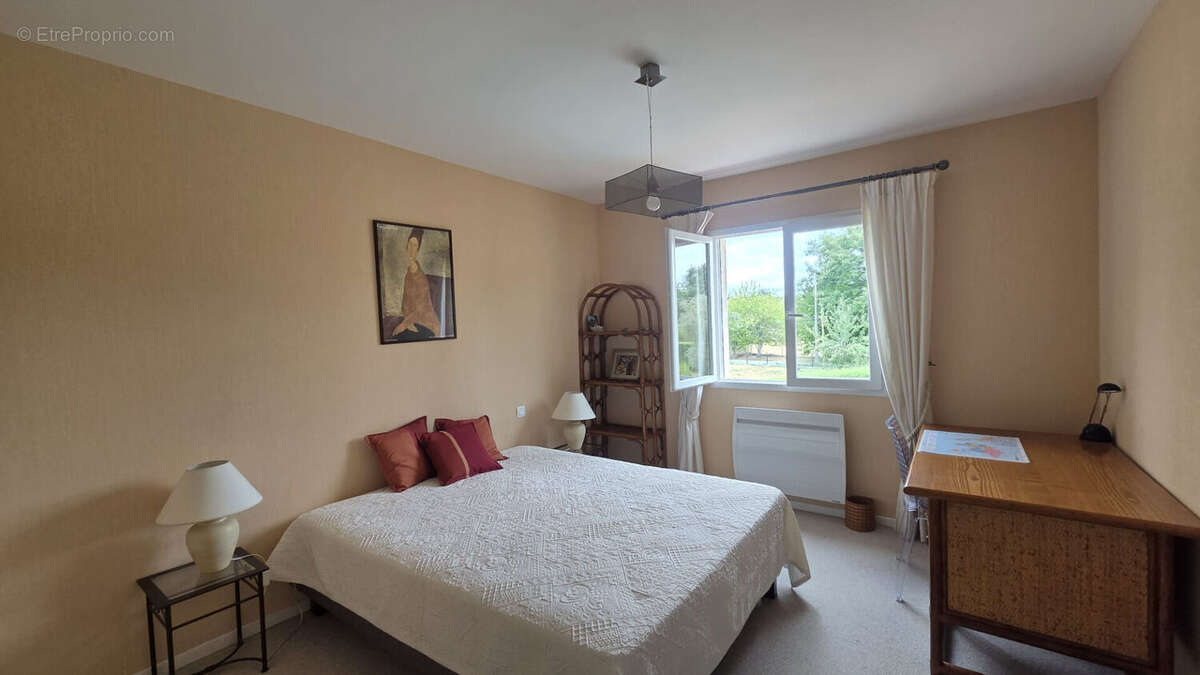 A vendre Maison Montauban , 5 chambres, piscine , jardin et double garage - photo 7