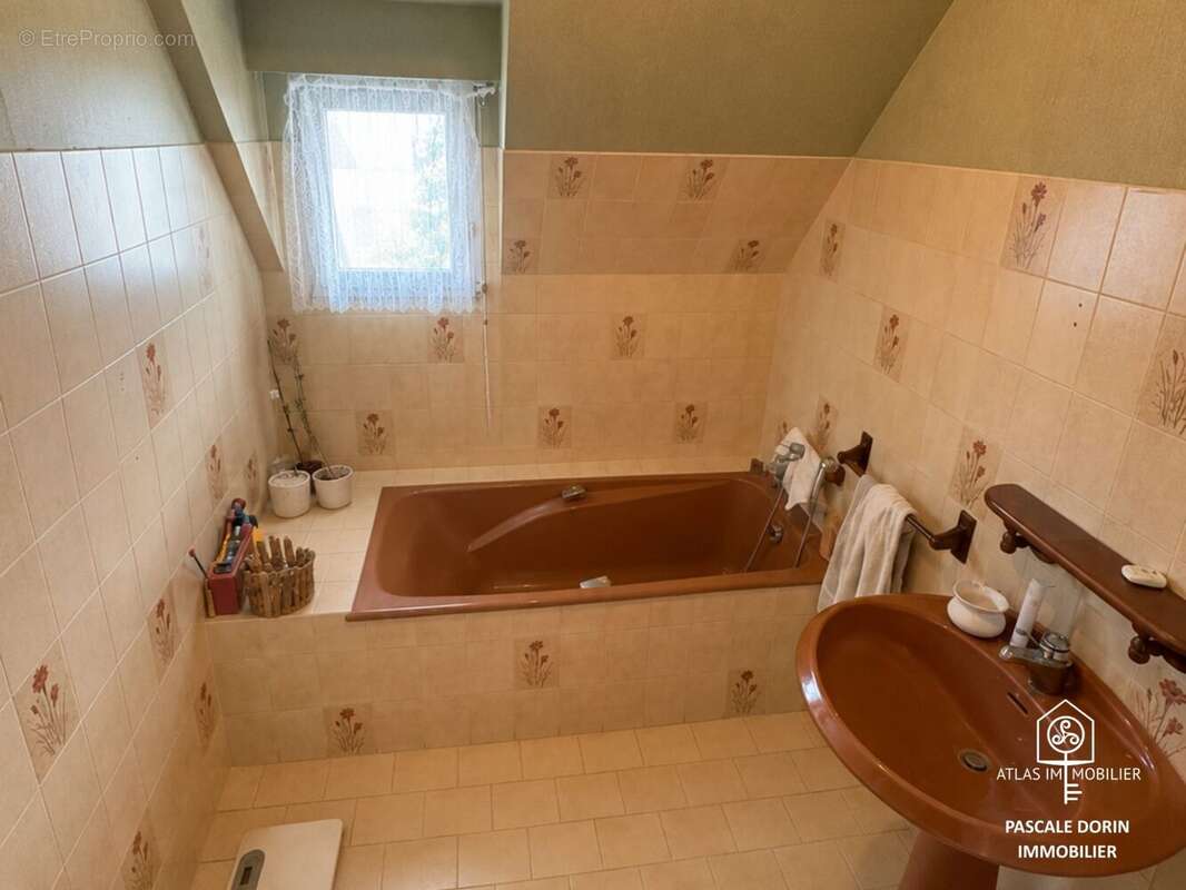 Maison 124 m² à Pont-Pean  - photo 8