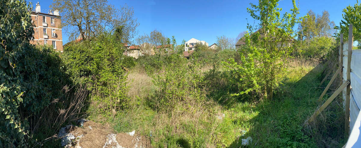 Terrain à NOISY-LE-SEC