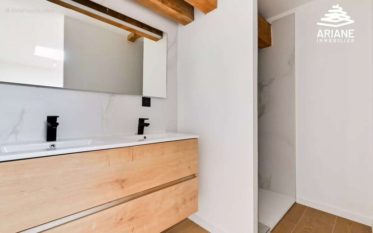 Appartement à VOURLES