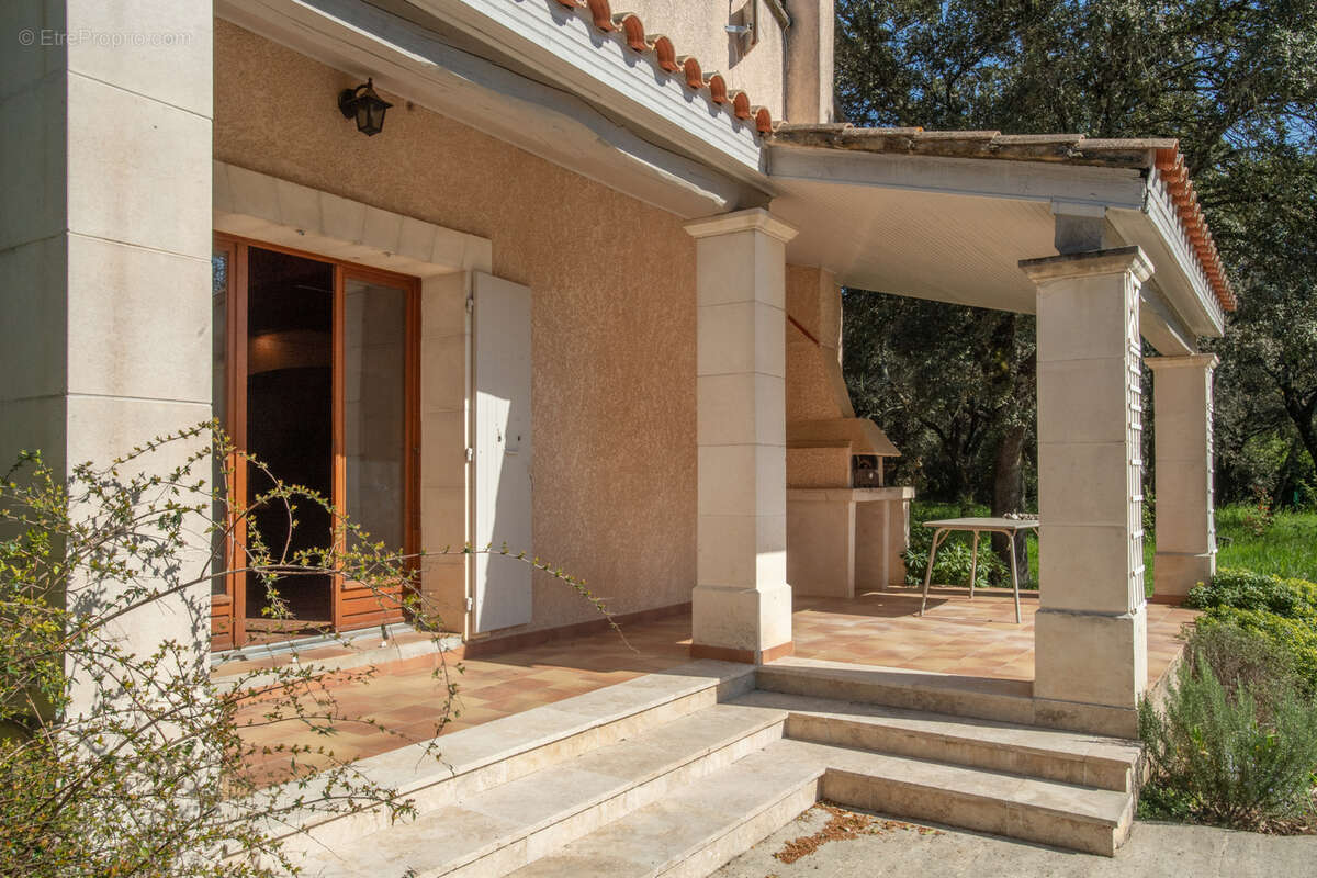 Maison à PERNES-LES-FONTAINES
