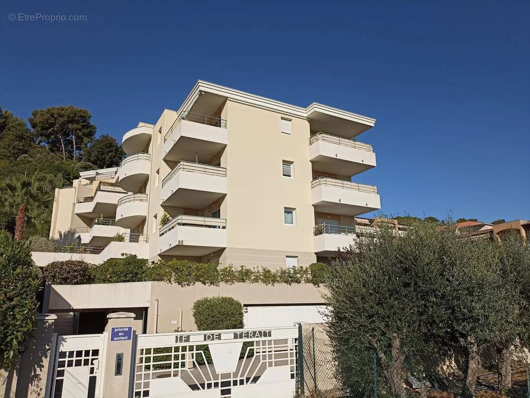 Appartement à SAINT-LAURENT-DU-VAR