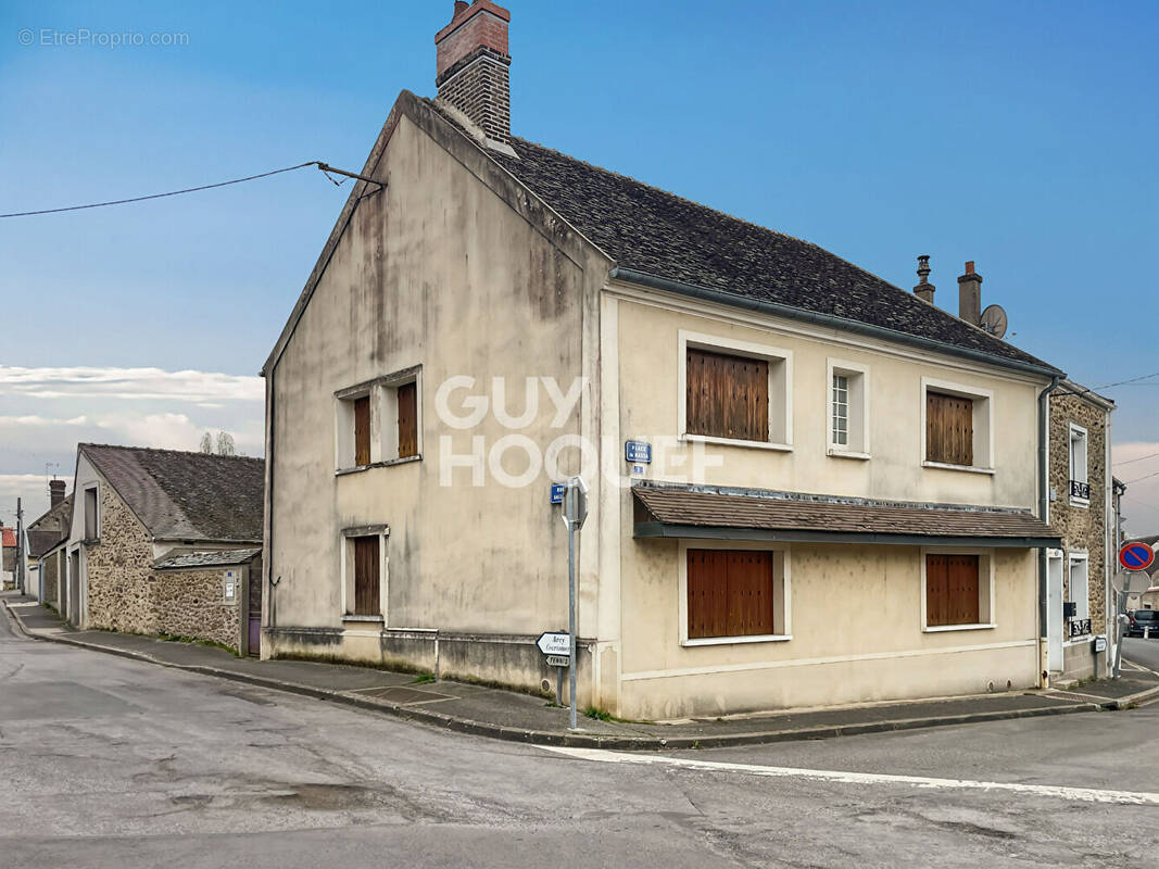 Maison à CHAUMES-EN-BRIE