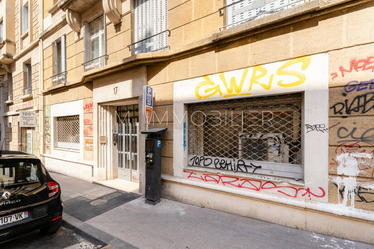 Commerce à MARSEILLE-1E