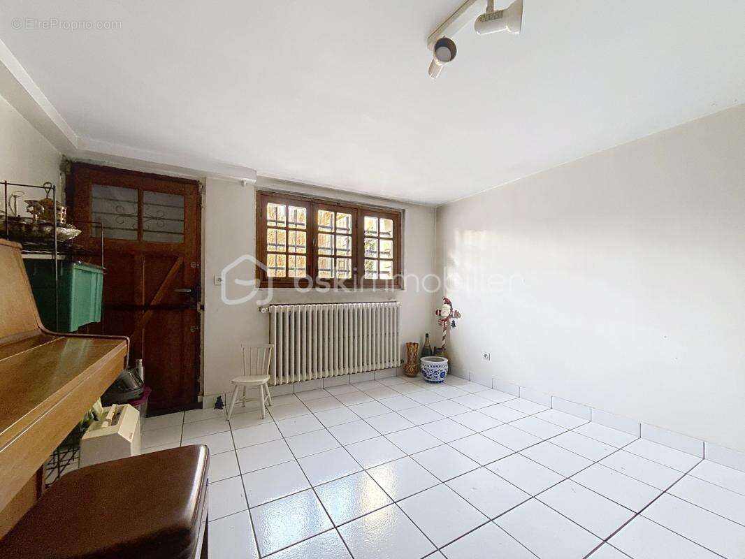 Maison familiale 11 pièces – Terrasse & jardin Ouest – 7 chambres + bureau – Garage - photo 29