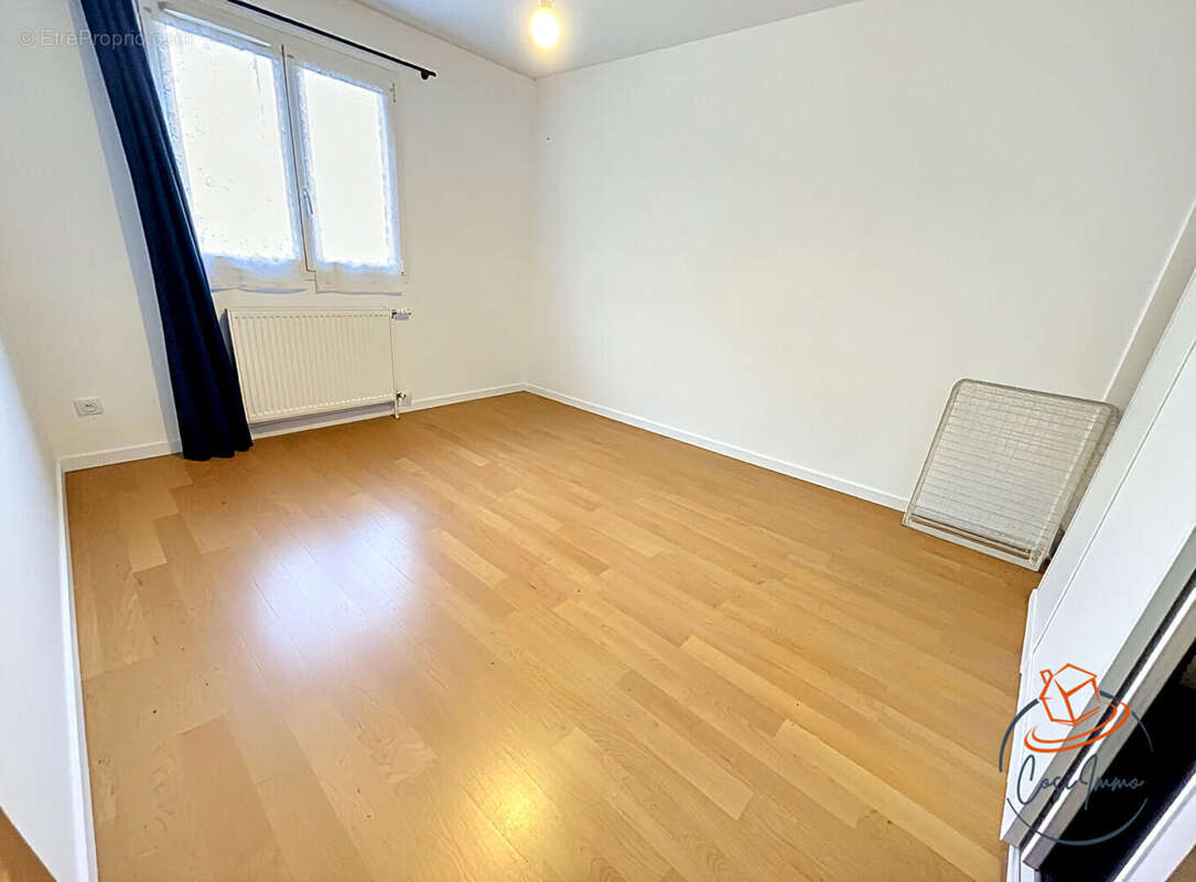Appartement à SERGY