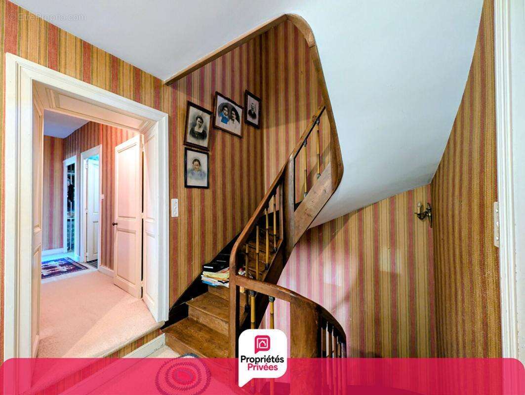 Maison de Caractère  204m² du XVIII Siècle à Salignac Sur Charente réf 459959 - photo 12