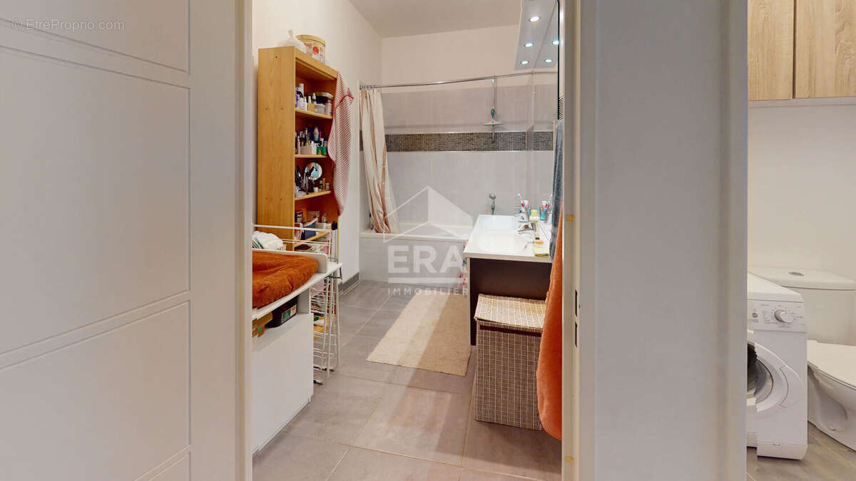 Appartement à PARIS-19E