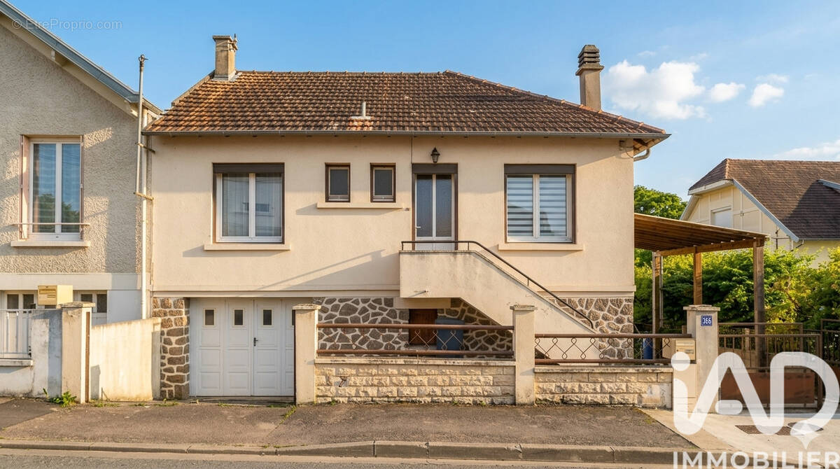 Photo 1 - Maison à MONTLUCON